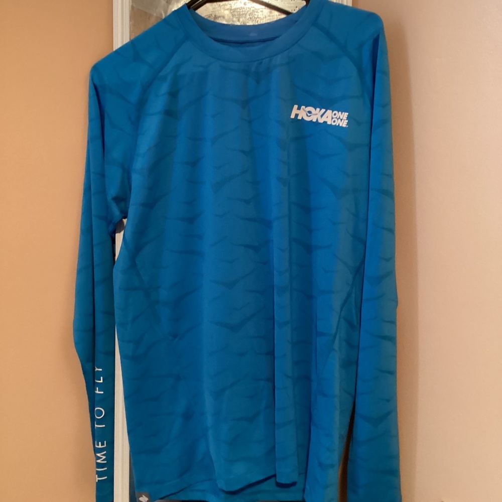 Hoka One One shirts x2